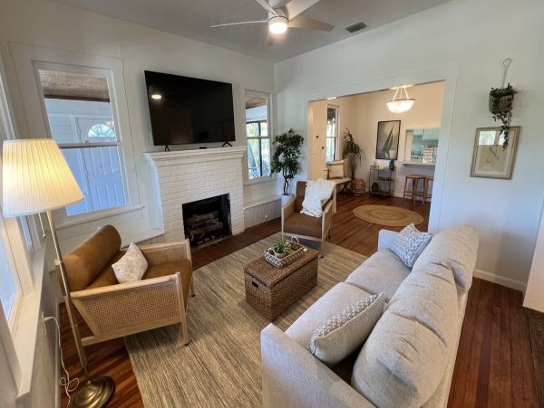 Lovely Vacation Cottage in Anna Maria Steps from Beach