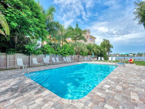 Lovely Siesta Key Condo with Great Amenities