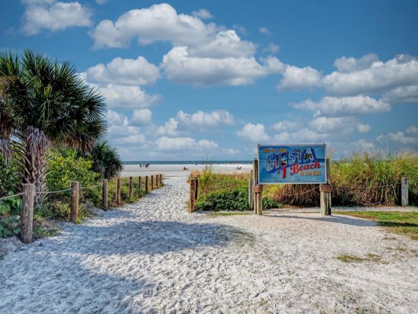 Lovely Siesta Key Condo with Great Amenities