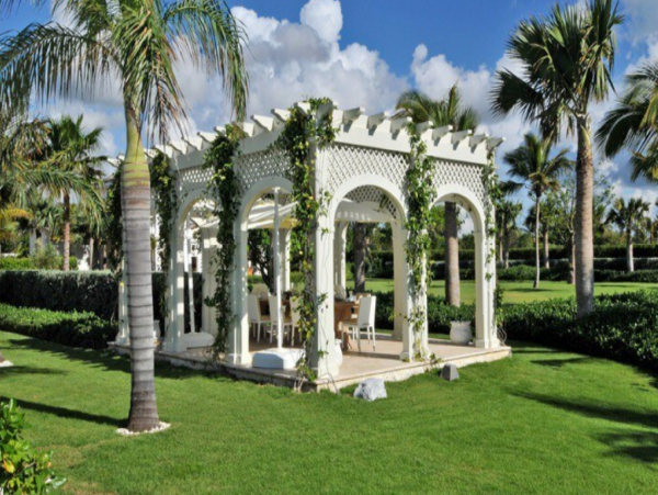 Luxury Villa with 9 Bedrooms and Amazing Views