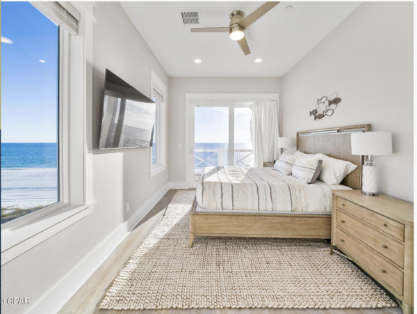 Beachfront Duplex with 5 Bedrooms and Amazing Views