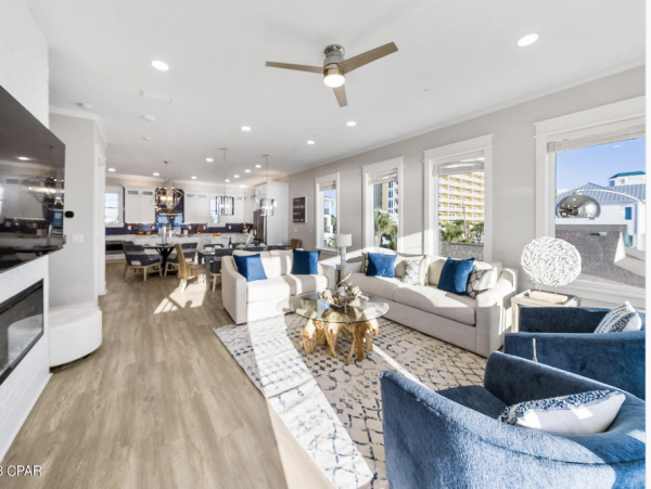 Beachfront Duplex with 5 Bedrooms and Amazing Views