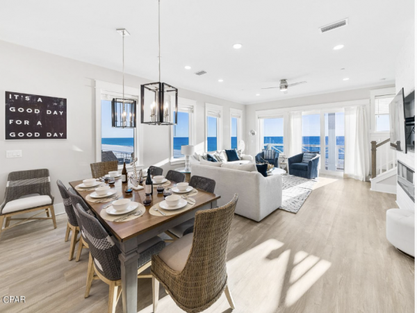Beachfront Duplex with 5 Bedrooms and Amazing Views