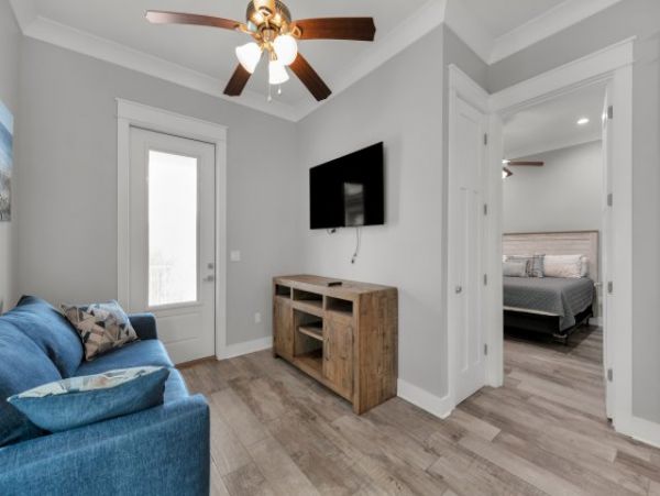 Miramar Beach 4 Bedroom Vacation Home Close to Beach