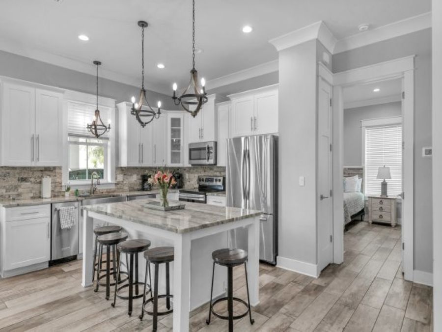 Miramar Beach 4 Bedroom Vacation Home Close to Beach