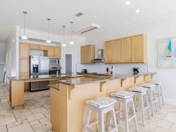 Fantastic Beachfront Home in Orange Beach Sleeps 28 Guests!