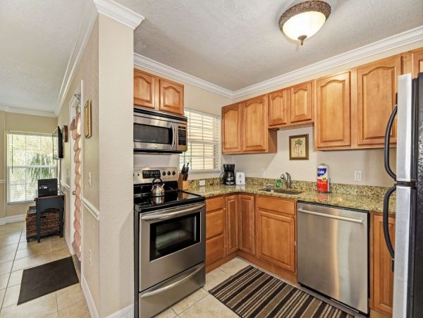 Siesta Key 2 Bedroom Charming Vacation Condo Close to Beach