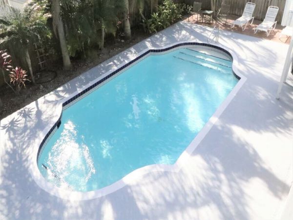 Siesta Key Vacation Condo Three Bedroom Walk to Beach