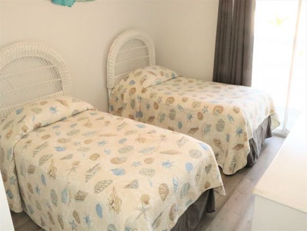 Siesta Key Vacation Condo Three Bedroom Walk to Beach