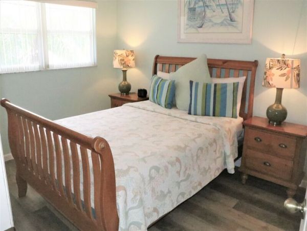Siesta Key Vacation Condo Three Bedroom Walk to Beach