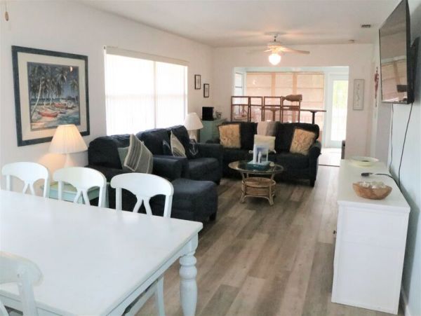 Siesta Key Vacation Condo Three Bedroom Walk to Beach