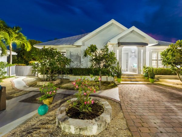 Beachfront Four Bedroom Vacation Villa in Turks and Caicos
