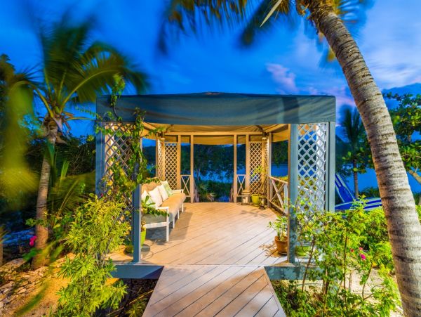 Beachfront Four Bedroom Vacation Villa in Turks and Caicos