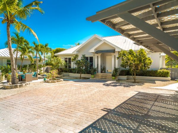Beachfront Four Bedroom Vacation Villa in Turks and Caicos