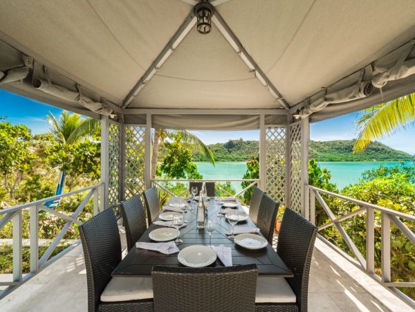 Beachfront Four Bedroom Vacation Villa in Turks and Caicos