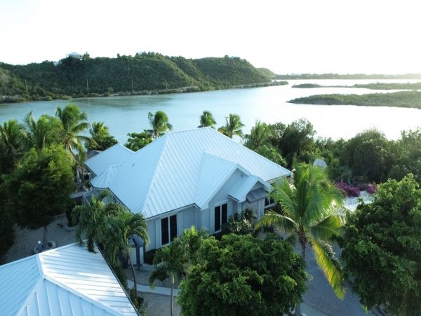 Beachfront Four Bedroom Vacation Villa in Turks and Caicos