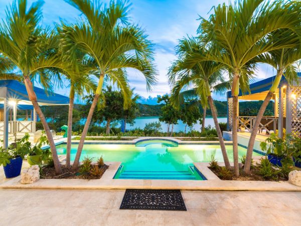 Beachfront Four Bedroom Vacation Villa in Turks and Caicos
