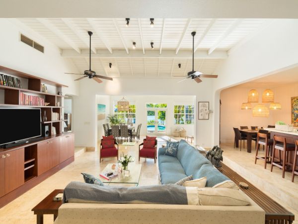 Beachfront Four Bedroom Vacation Villa in Turks and Caicos
