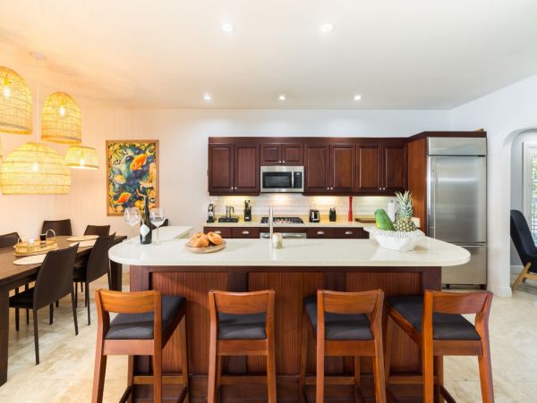 Beachfront Four Bedroom Vacation Villa in Turks and Caicos