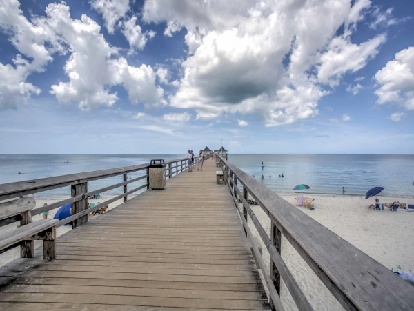 Beautiful Condo in Downtown Naples Across from Beach