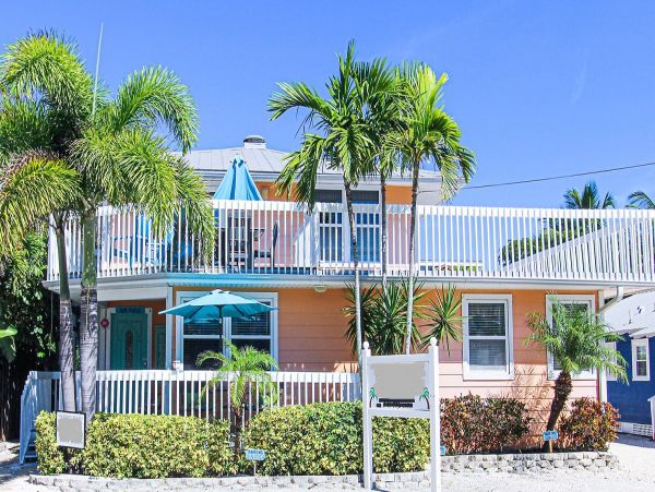 Bradenton Beach Vacation Duplex Two Bedroom Walk to Beach