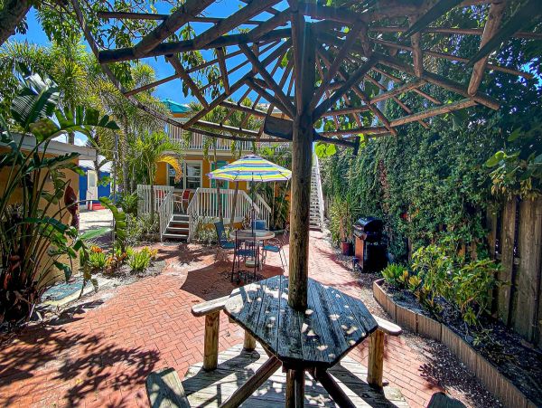 Bradenton Beach Vacation Duplex Two Bedroom Walk to Beach