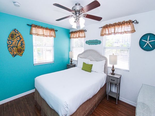Bradenton Beach Vacation Duplex Two Bedroom Walk to Beach