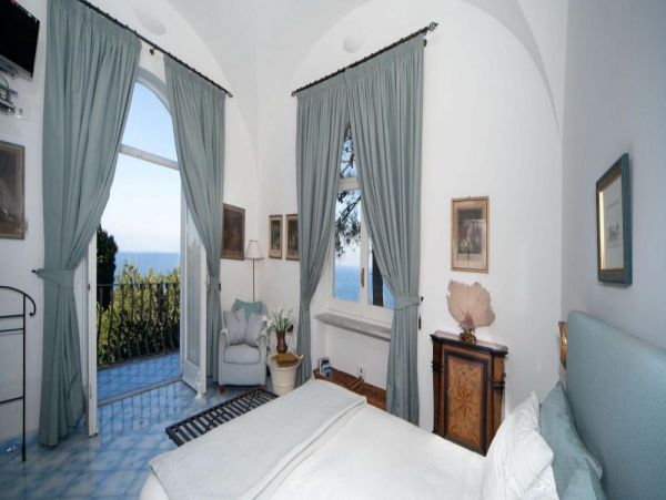 Capri Vacation Home Three Bedroom Spectacular Views