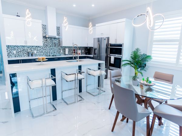 Chic Vacation Home in Naples with Pool and Hot Tub Sleeps 8