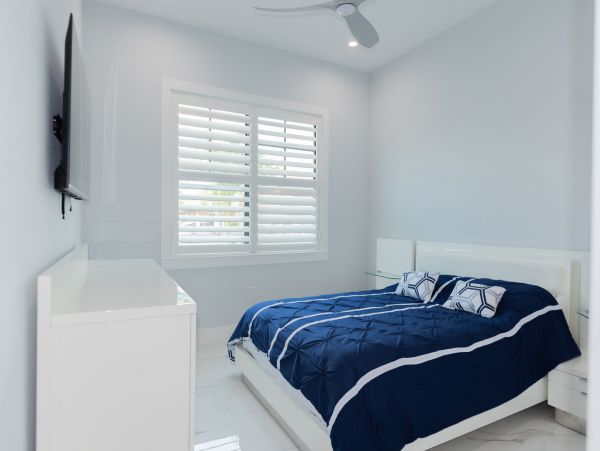 Chic Vacation Home in Naples with Pool and Hot Tub Sleeps 8