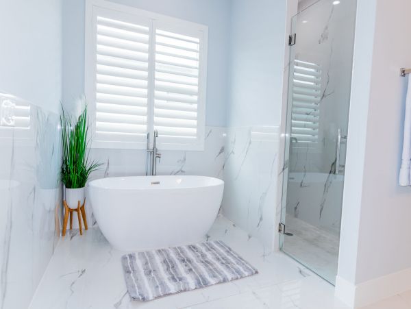 Chic Vacation Home in Naples with Pool and Hot Tub Sleeps 8