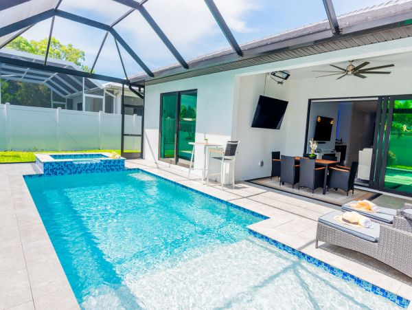 Chic Vacation Home in Naples with Pool and Hot Tub Sleeps 8