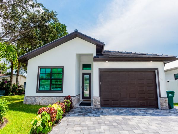 Chic Vacation Home in Naples with Pool and Hot Tub Sleeps 8