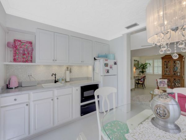 Naples Vacation Home Five Bedroom Walk to Beach