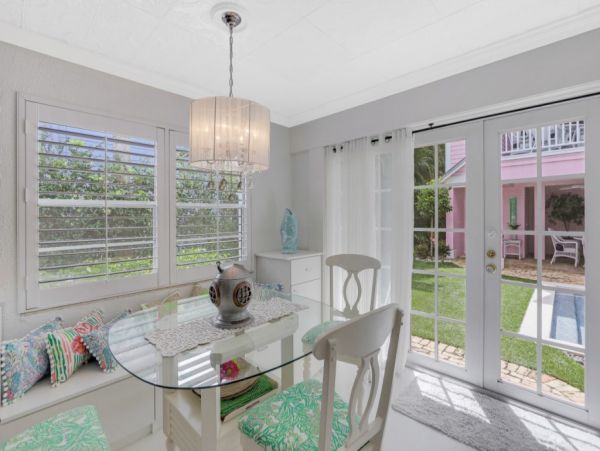 Naples Vacation Home Five Bedroom Walk to Beach