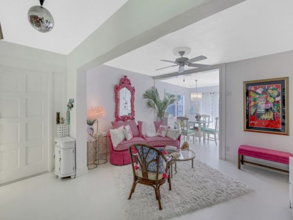 Naples Vacation Home Five Bedroom Walk to Beach