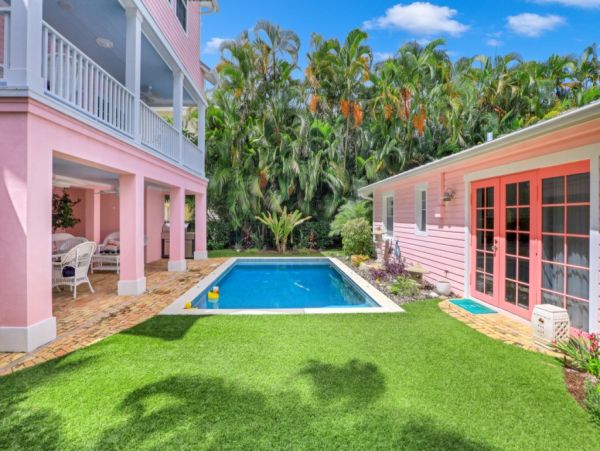 Naples Vacation Home Five Bedroom Walk to Beach