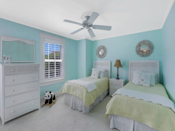 Naples Vacation Home Five Bedroom Walk to Beach