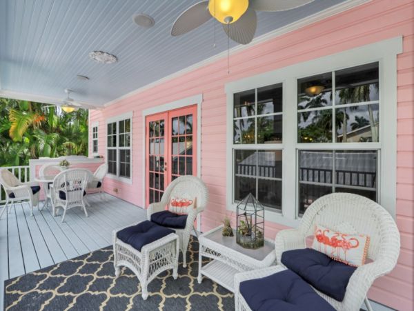 Naples Vacation Home Five Bedroom Walk to Beach