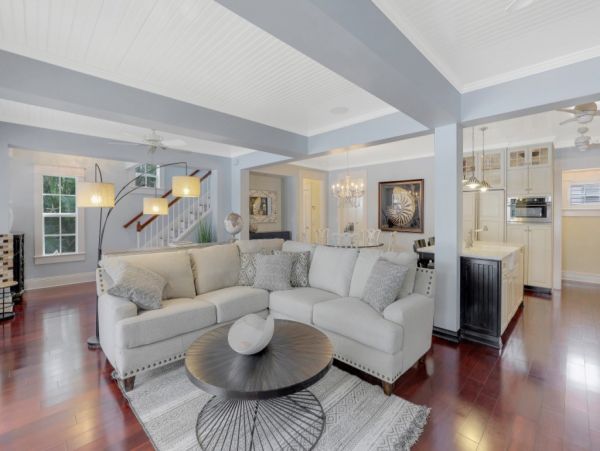 Naples Vacation Home Five Bedroom Walk to Beach