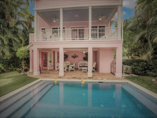 Naples Vacation Home Five Bedroom Walk to Beach