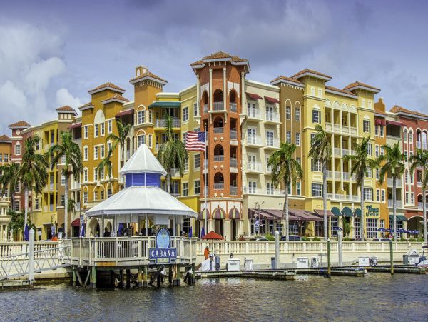 Naples Vacation Home Five Bedroom Walk to Beach