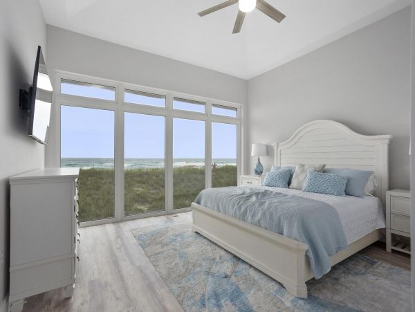 Spacious Six Bedroom Beachfront Vacation Home in Navarre Beach