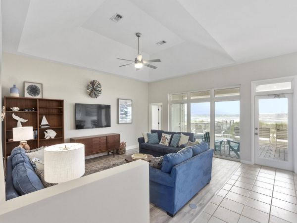 Spacious Six Bedroom Beachfront Vacation Home in Navarre Beach