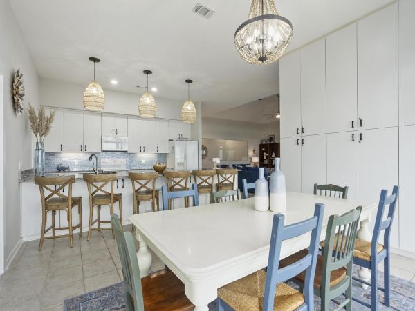 Spacious Six Bedroom Beachfront Vacation Home in Navarre Beach