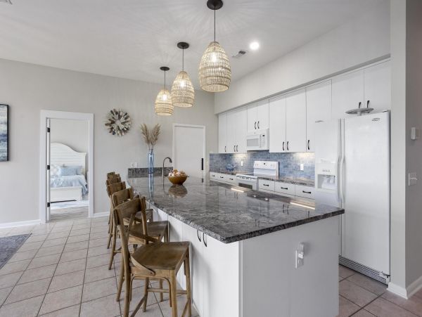 Spacious Six Bedroom Beachfront Vacation Home in Navarre Beach