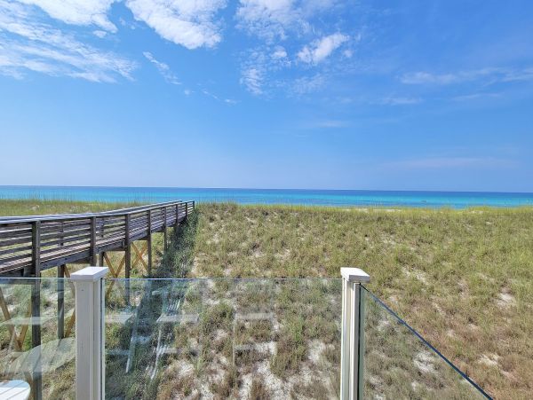 Spacious Six Bedroom Beachfront Vacation Home in Navarre Beach