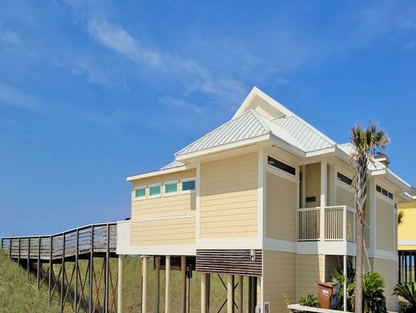 Spacious Six Bedroom Beachfront Vacation Home in Navarre Beach