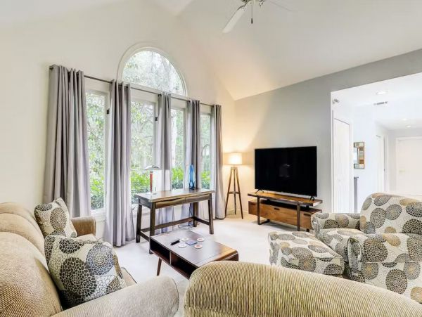 Charming Vacation Home in Hilton Head Island Sleeps 14