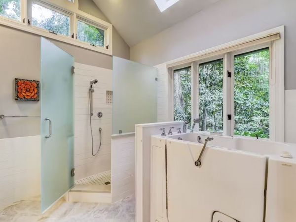 Charming Vacation Home in Hilton Head Island Sleeps 14